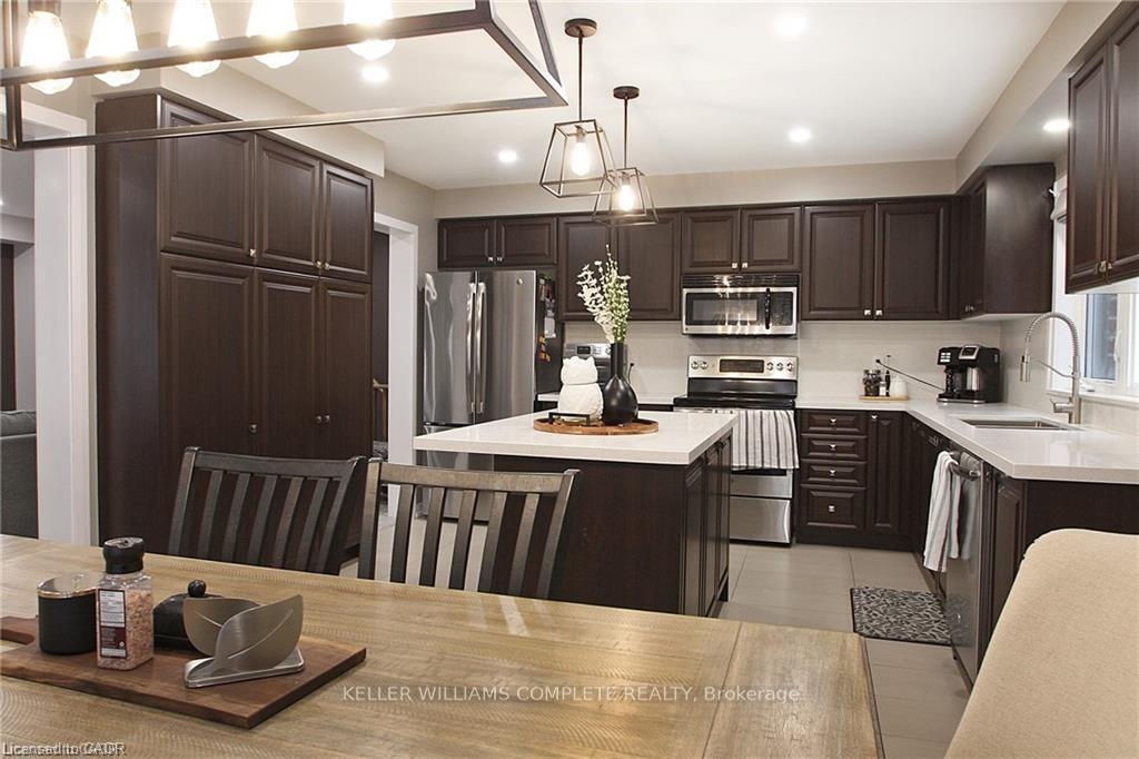 Photo 7 of 23 Scarletwood Street, Hamilton, Stoney Creek Mountain — HOMEH