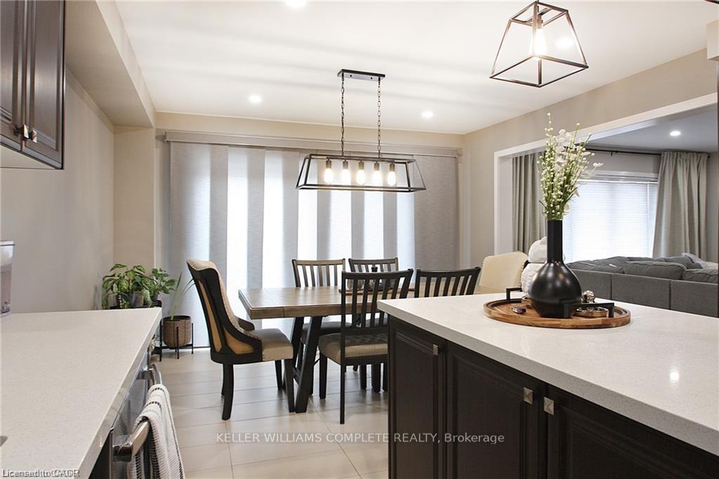 Photo 9 of 23 Scarletwood Street, Hamilton, Stoney Creek Mountain — HOMEH