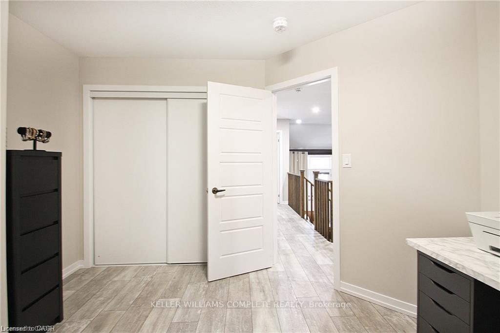 Photo 16 of 23 Scarletwood Street, Hamilton, Stoney Creek Mountain — HOMEH