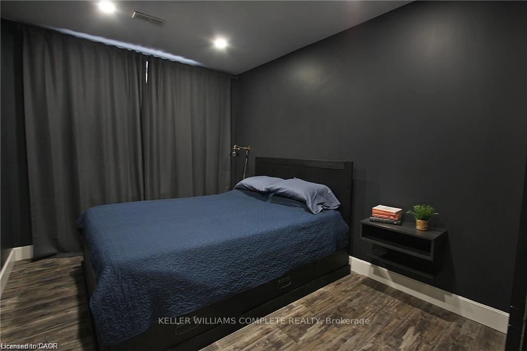 Photo 21 of 23 Scarletwood Street, Hamilton, Stoney Creek Mountain — HOMEH