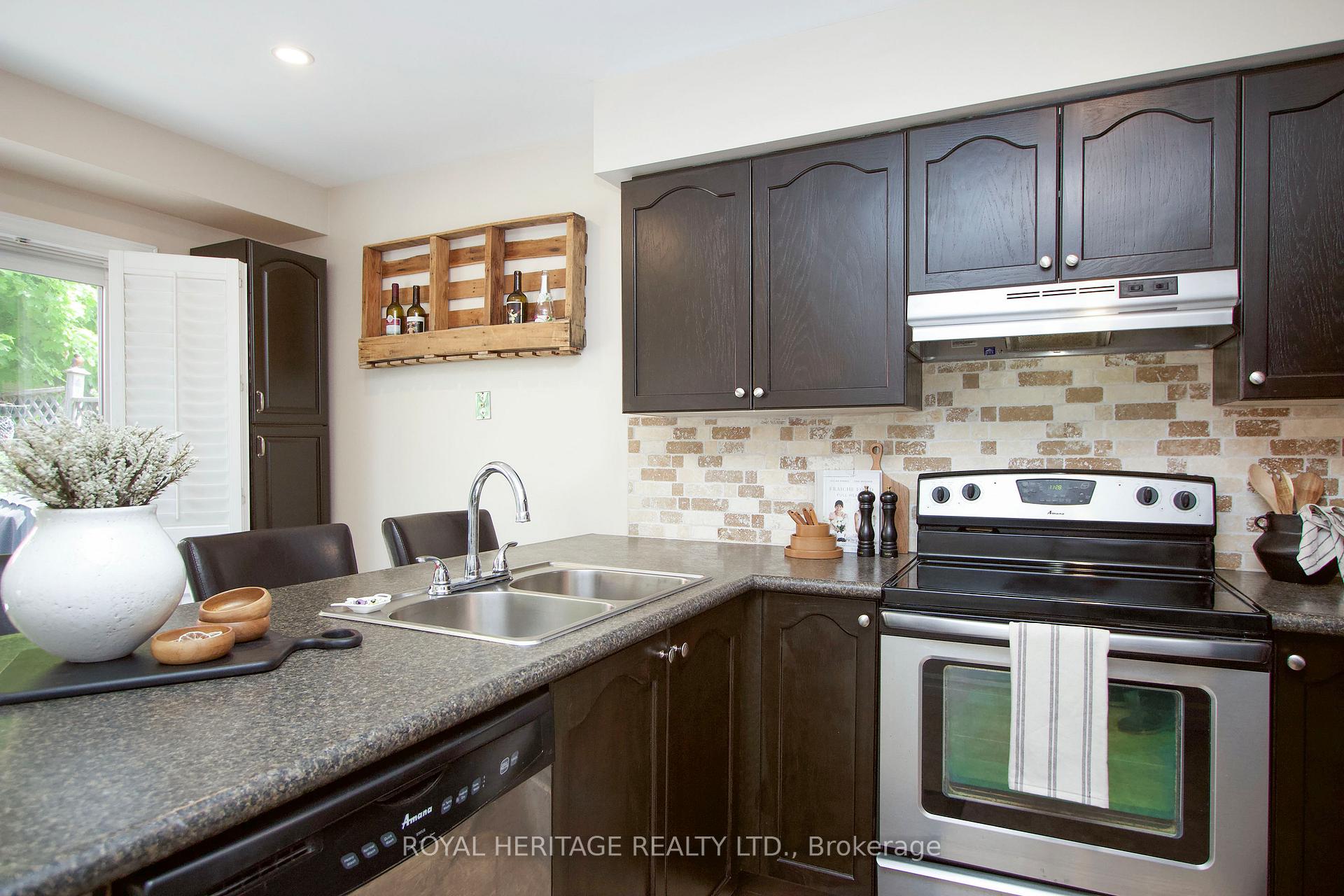 Photo 12 of 55 Hearthstone Crescent, Clarington, Courtice — HOMEH