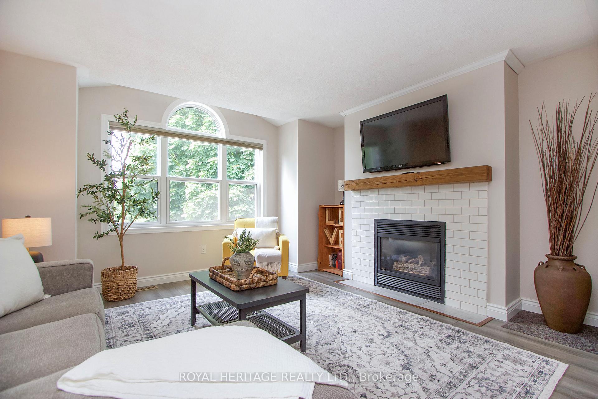 Photo 17 of 55 Hearthstone Crescent, Clarington, Courtice — HOMEH