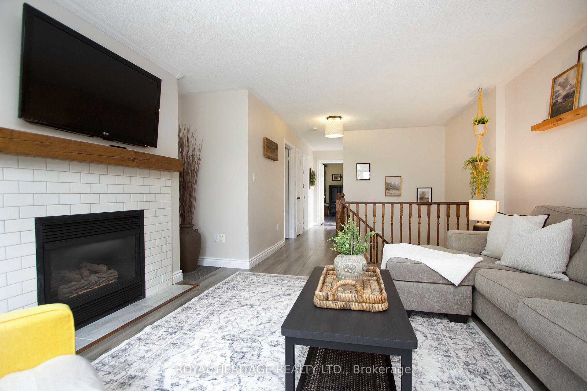 Photo 19 of 55 Hearthstone Crescent, Clarington, Courtice — HOMEH