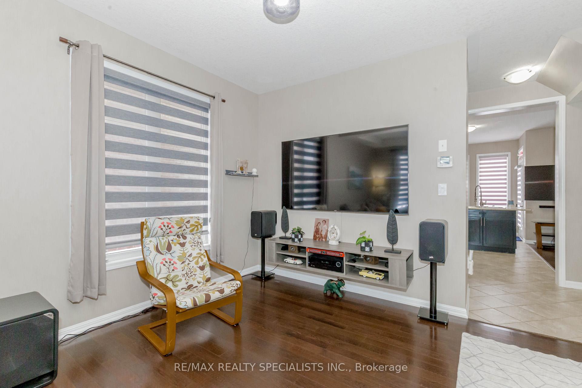 Photo 9 of 73 Holland Circle, Cambridge, Silver Heights — HOMEH