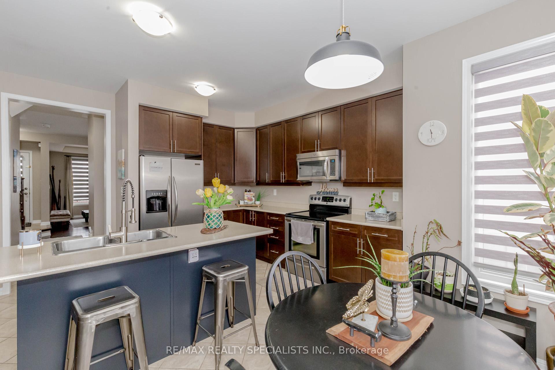 Photo 10 of 73 Holland Circle, Cambridge, Silver Heights — HOMEH
