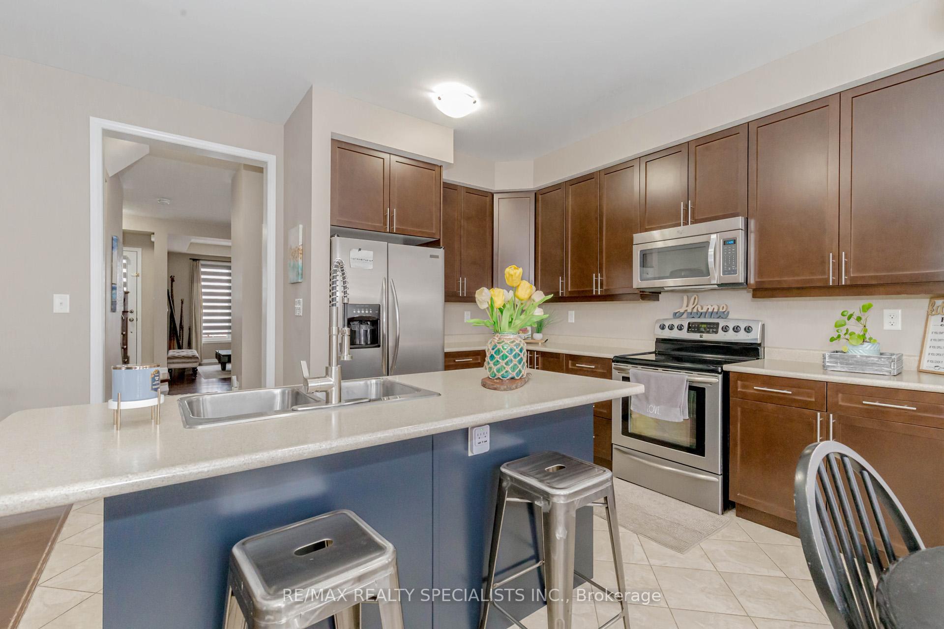 Photo 11 of 73 Holland Circle, Cambridge, Silver Heights — HOMEH