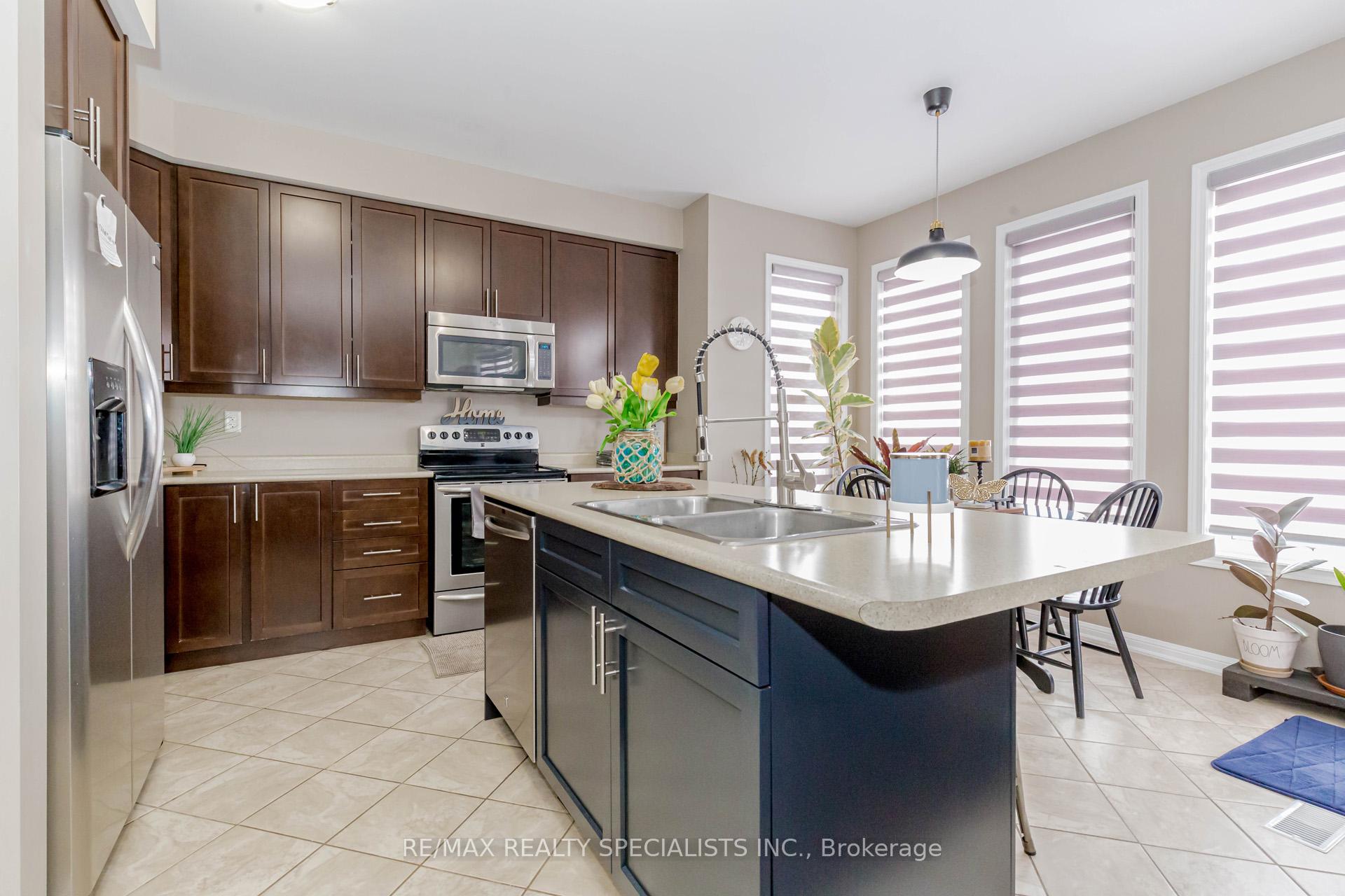 Photo 12 of 73 Holland Circle, Cambridge, Silver Heights — HOMEH