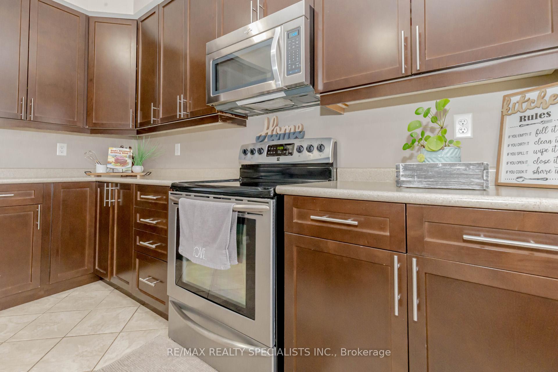 Photo 13 of 73 Holland Circle, Cambridge, Silver Heights — HOMEH