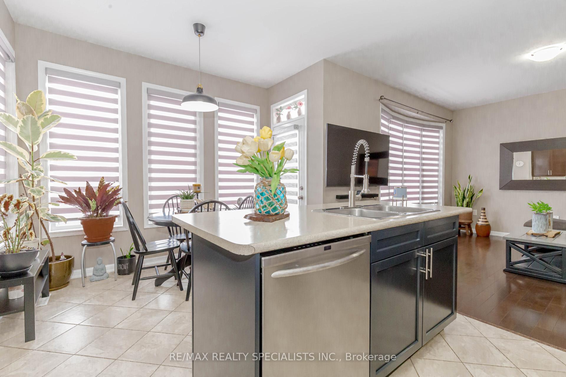 Photo 14 of 73 Holland Circle, Cambridge, Silver Heights — HOMEH