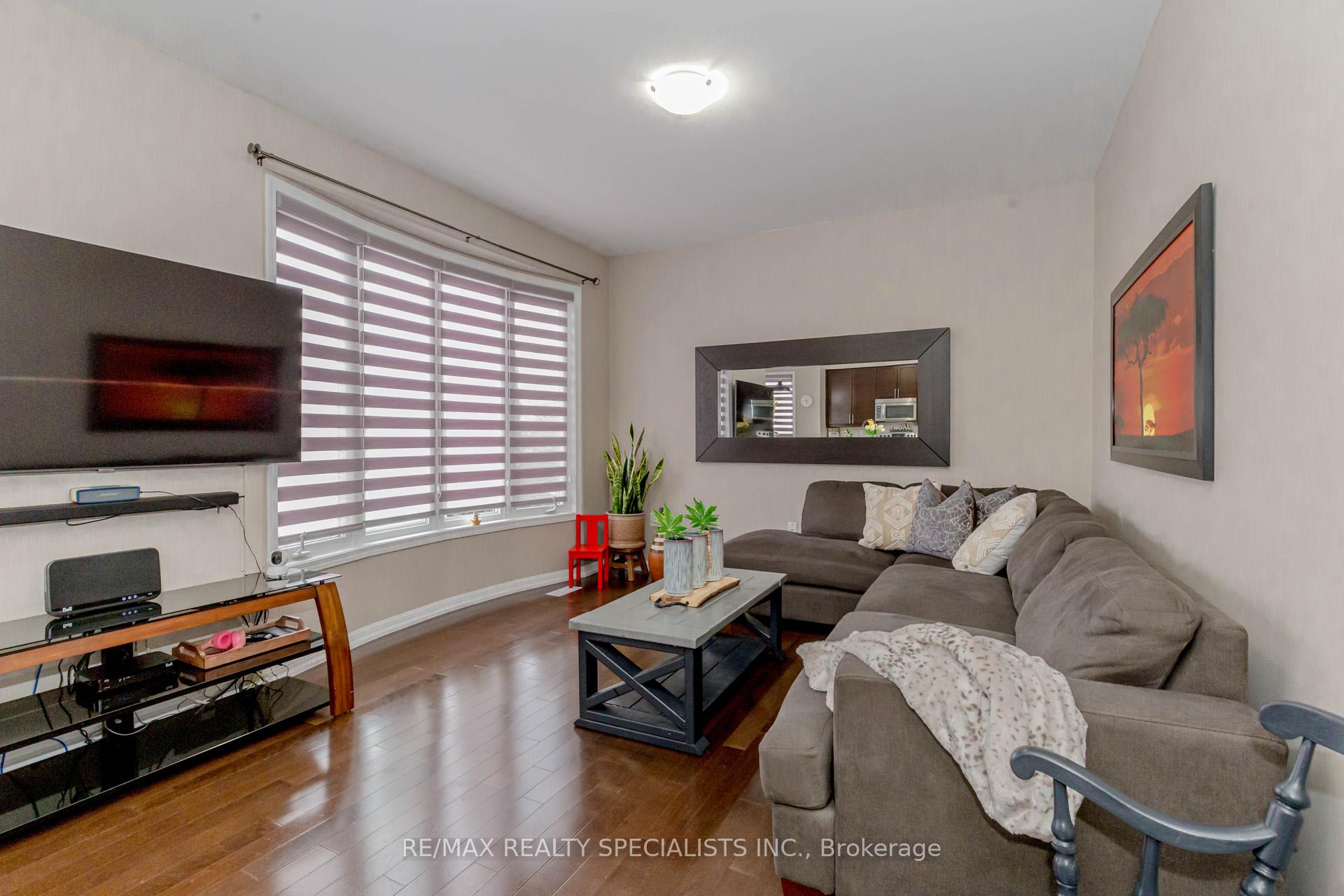 Photo 16 of 73 Holland Circle, Cambridge, Silver Heights — HOMEH