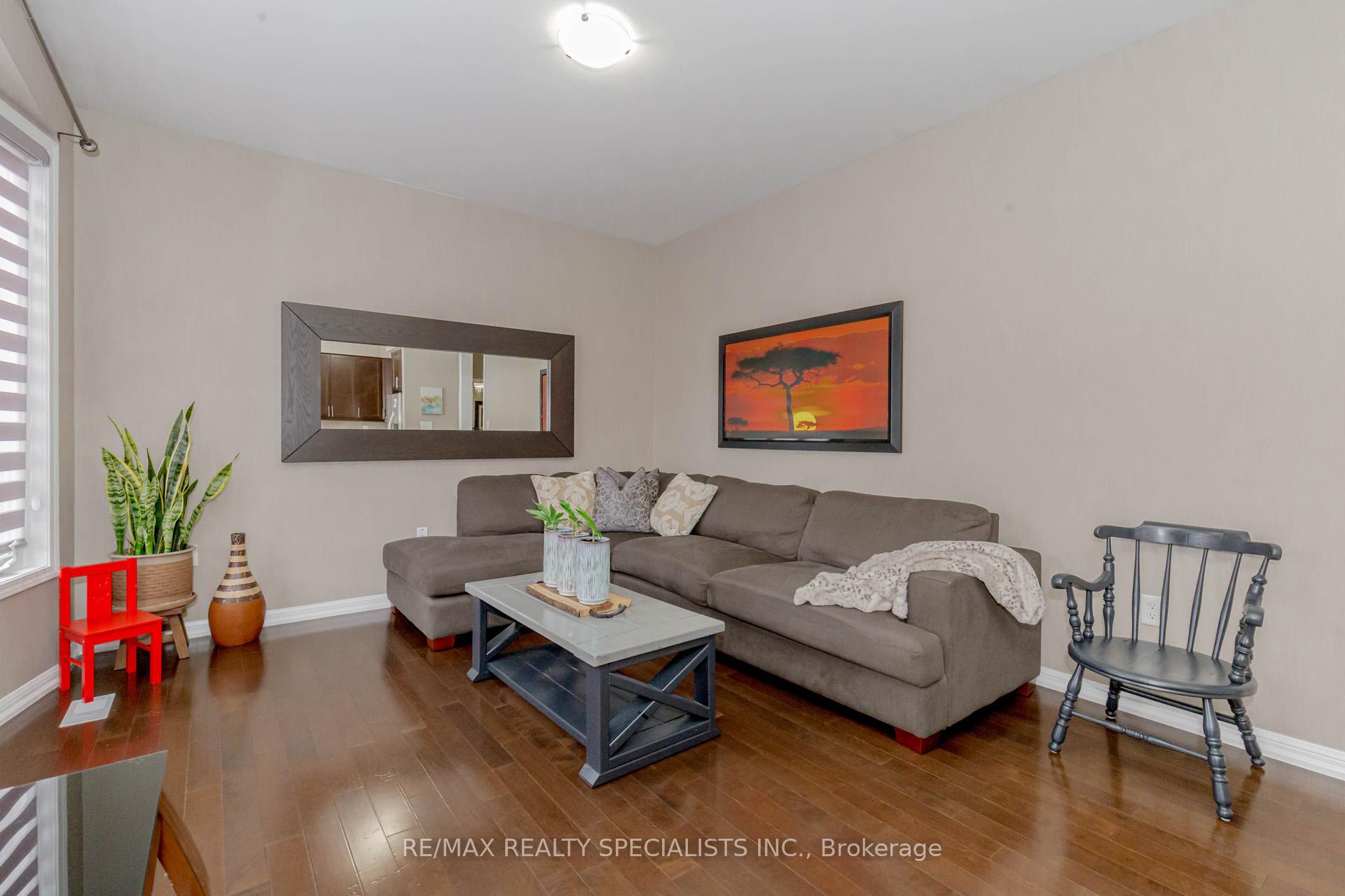 Photo 17 of 73 Holland Circle, Cambridge, Silver Heights — HOMEH