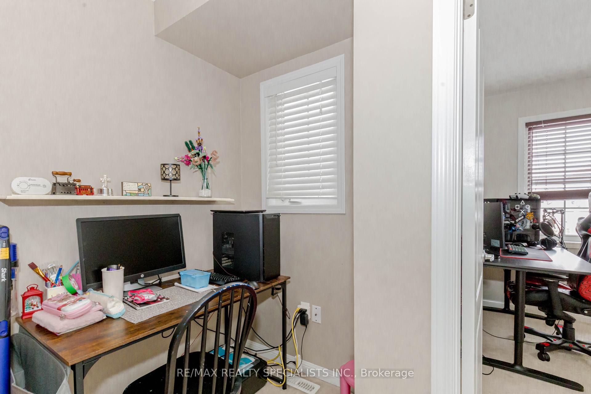 Photo 26 of 73 Holland Circle, Cambridge, Silver Heights — HOMEH