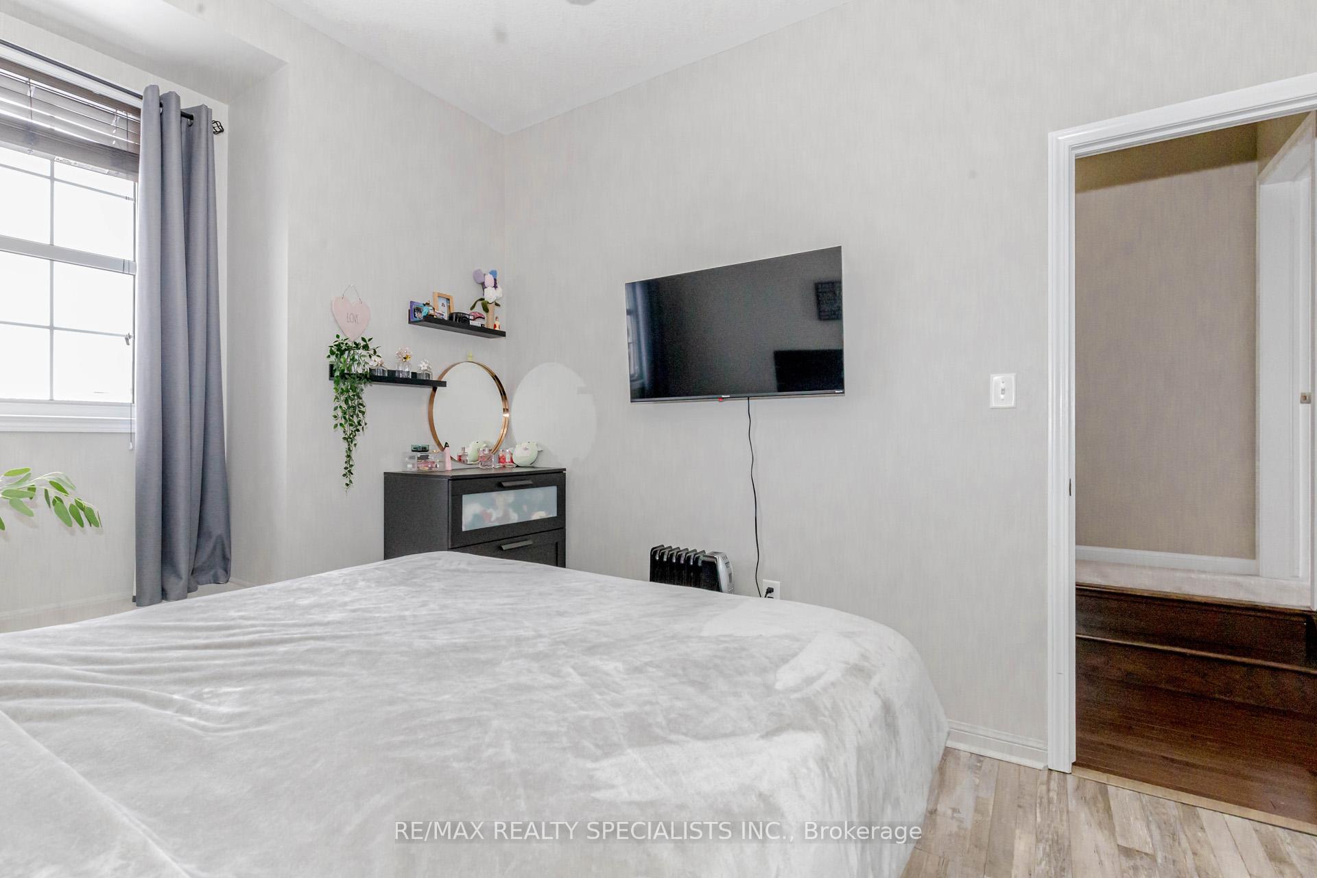 Photo 28 of 73 Holland Circle, Cambridge, Silver Heights — HOMEH