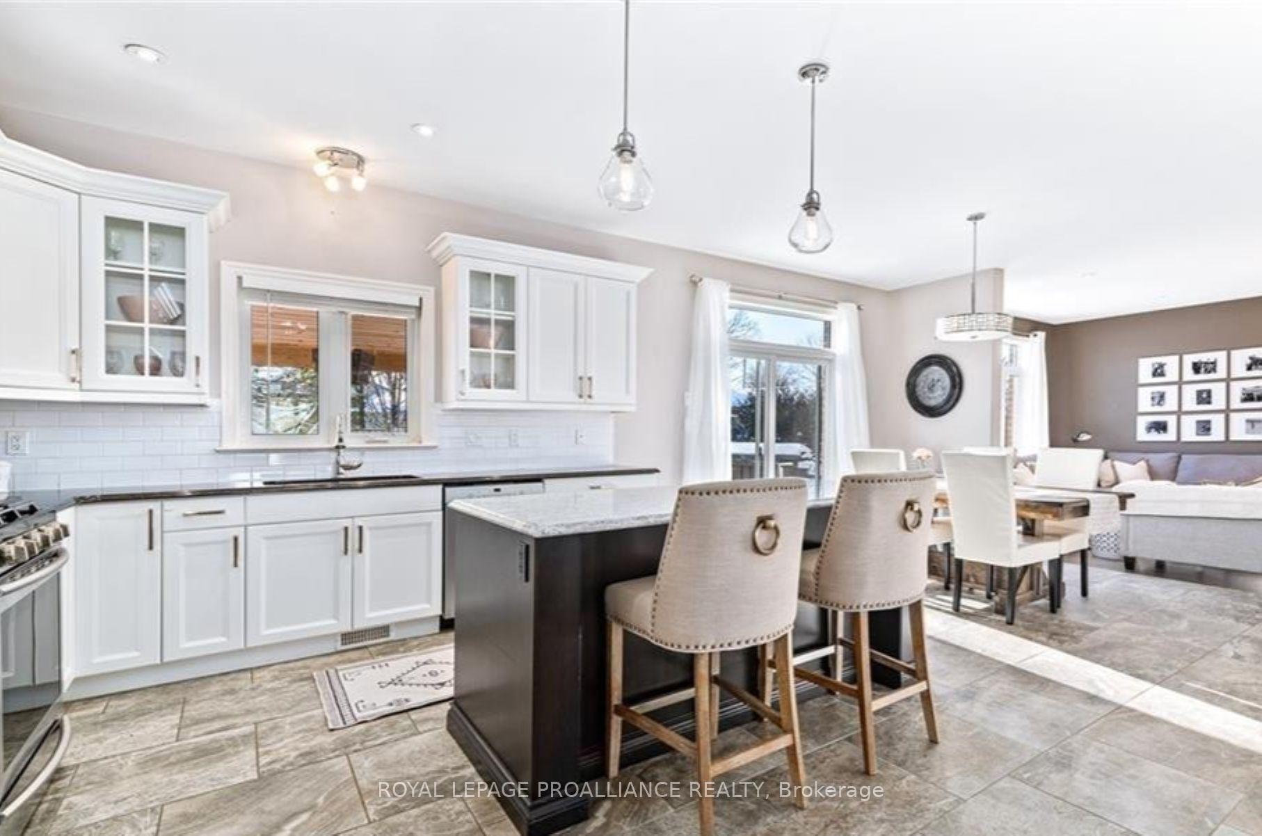 Photo 9 of 39 Vertis Court, Belleville, Thurlow Ward — HOMEH