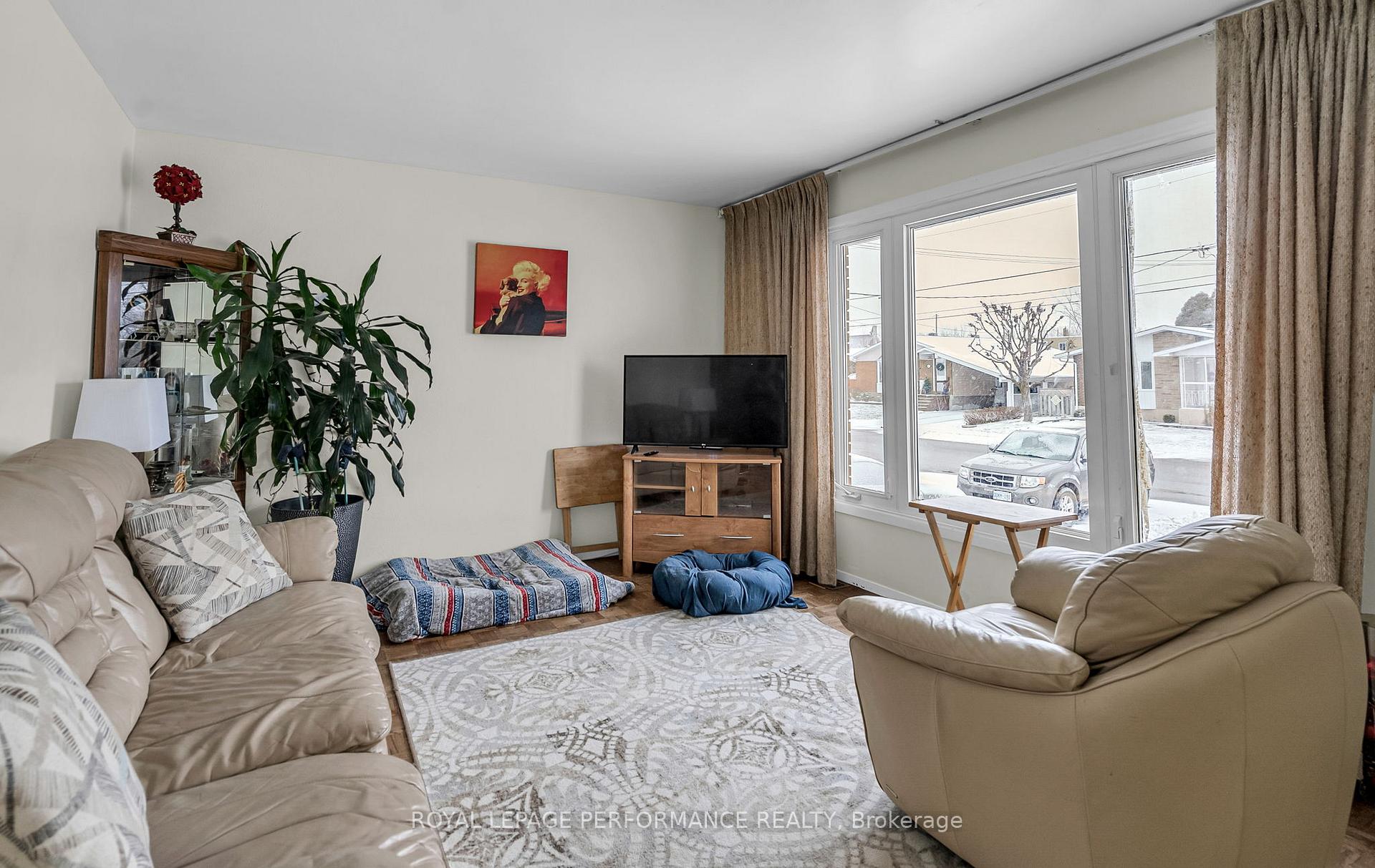 Photo 6 of 1116 Grand Avenue, Cornwall — HOMEH