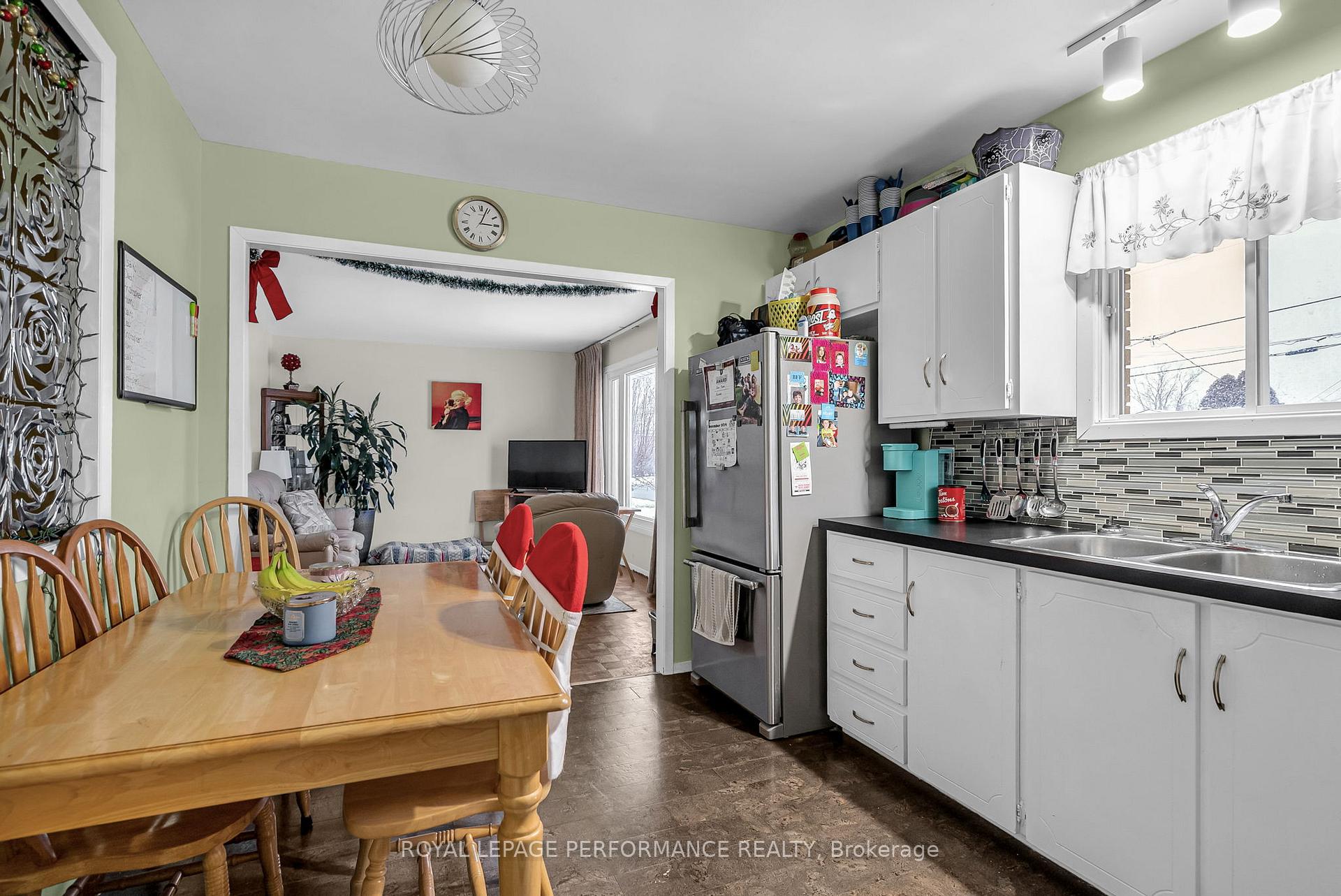 Photo 11 of 1116 Grand Avenue, Cornwall — HOMEH