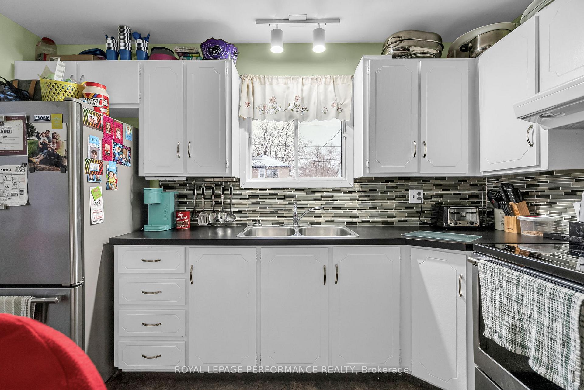 Photo 12 of 1116 Grand Avenue, Cornwall — HOMEH