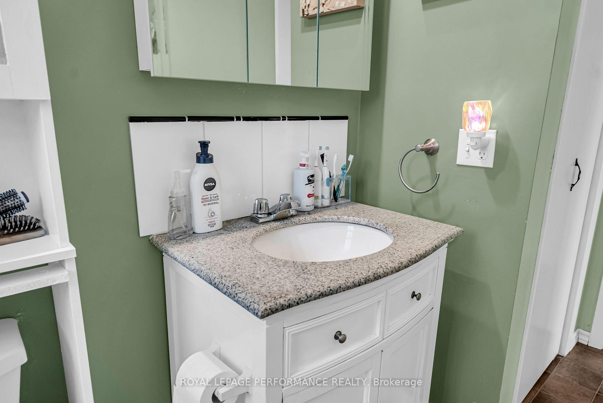 Photo 20 of 1116 Grand Avenue, Cornwall — HOMEH