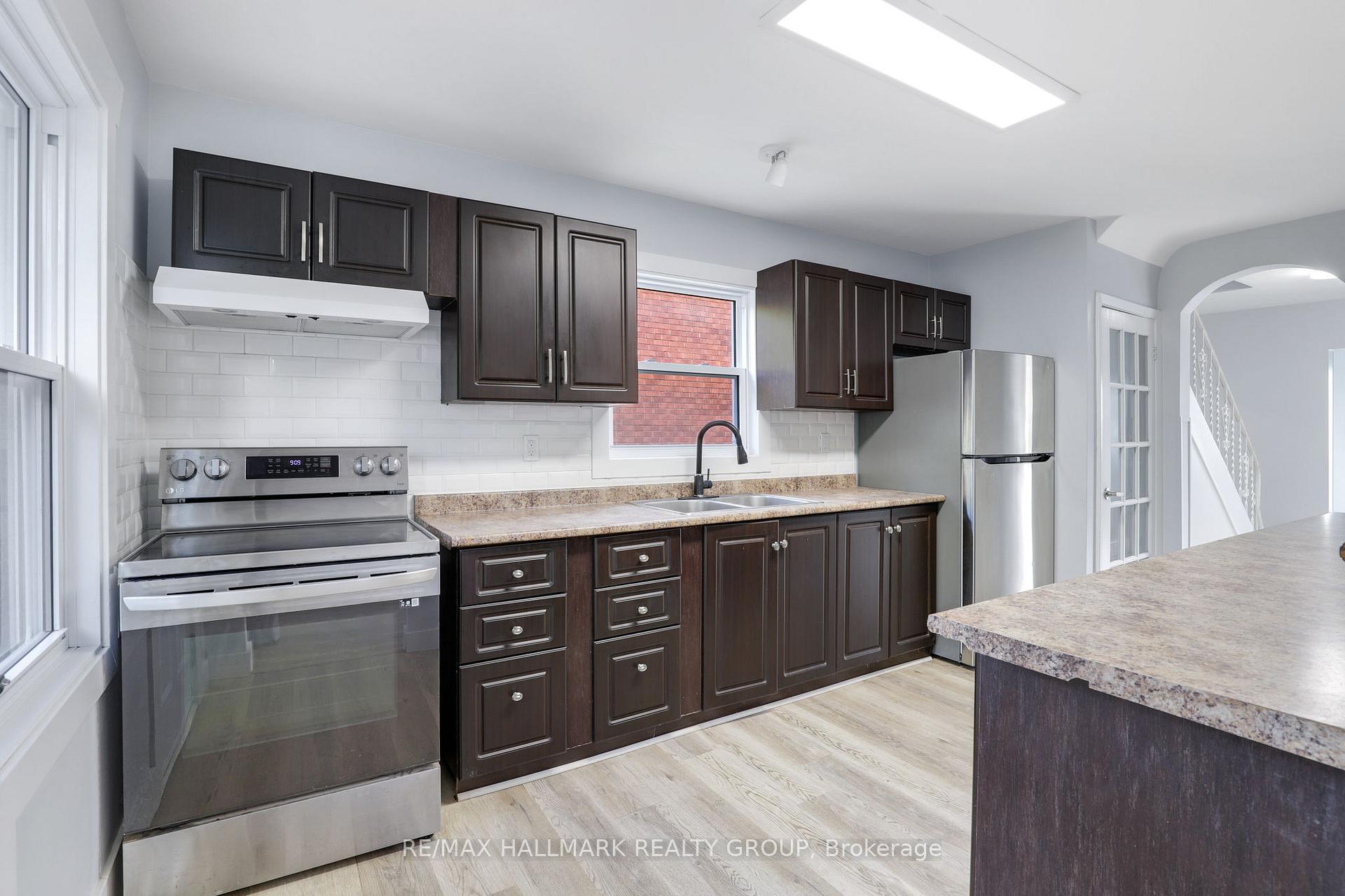 Photo 21 of 1108 Merivale Road, Ottawa, Carlington — HOMEH