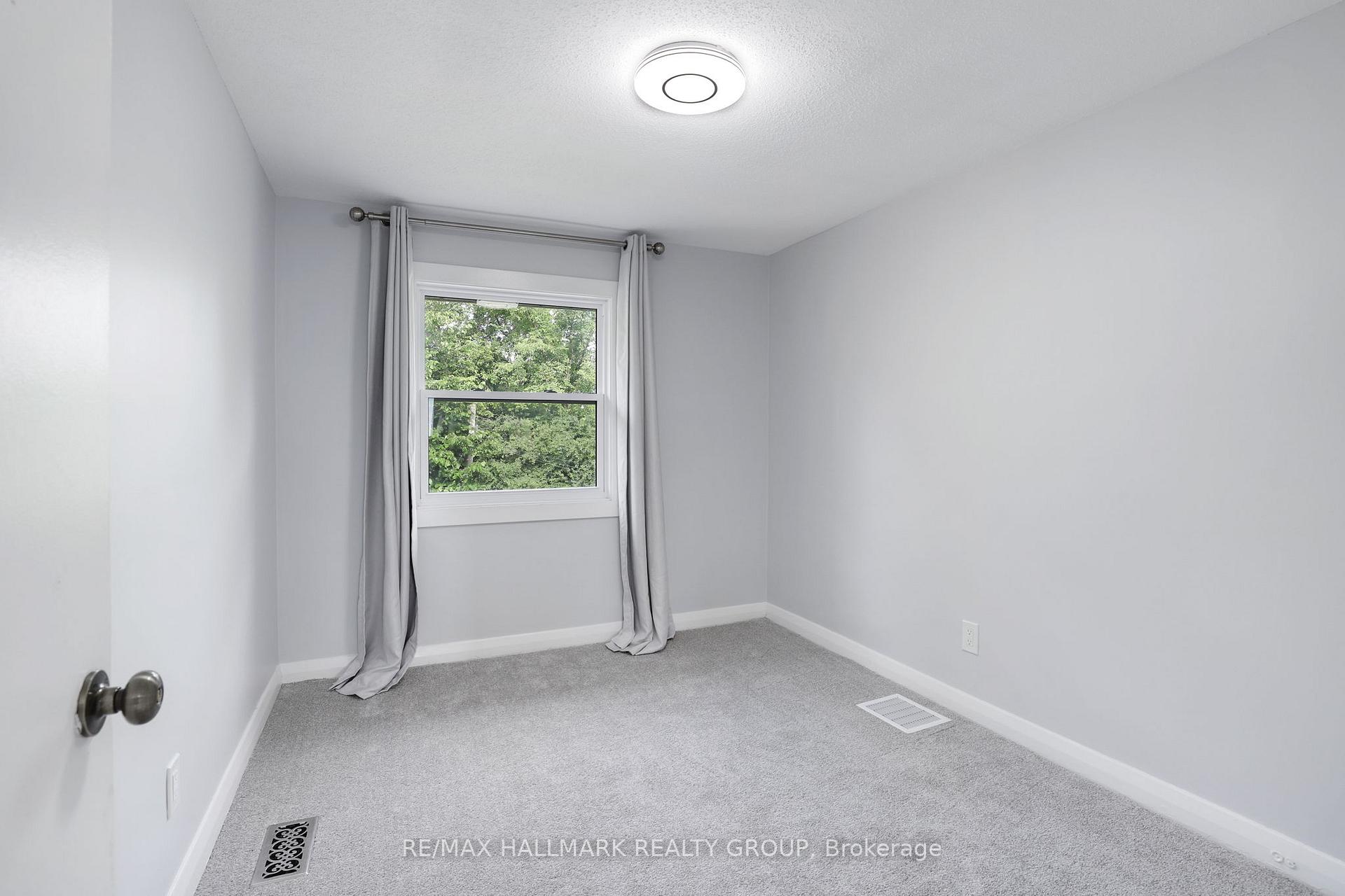 Photo 14 of 1108 Merivale Road, Ottawa, Carlington — HOMEH