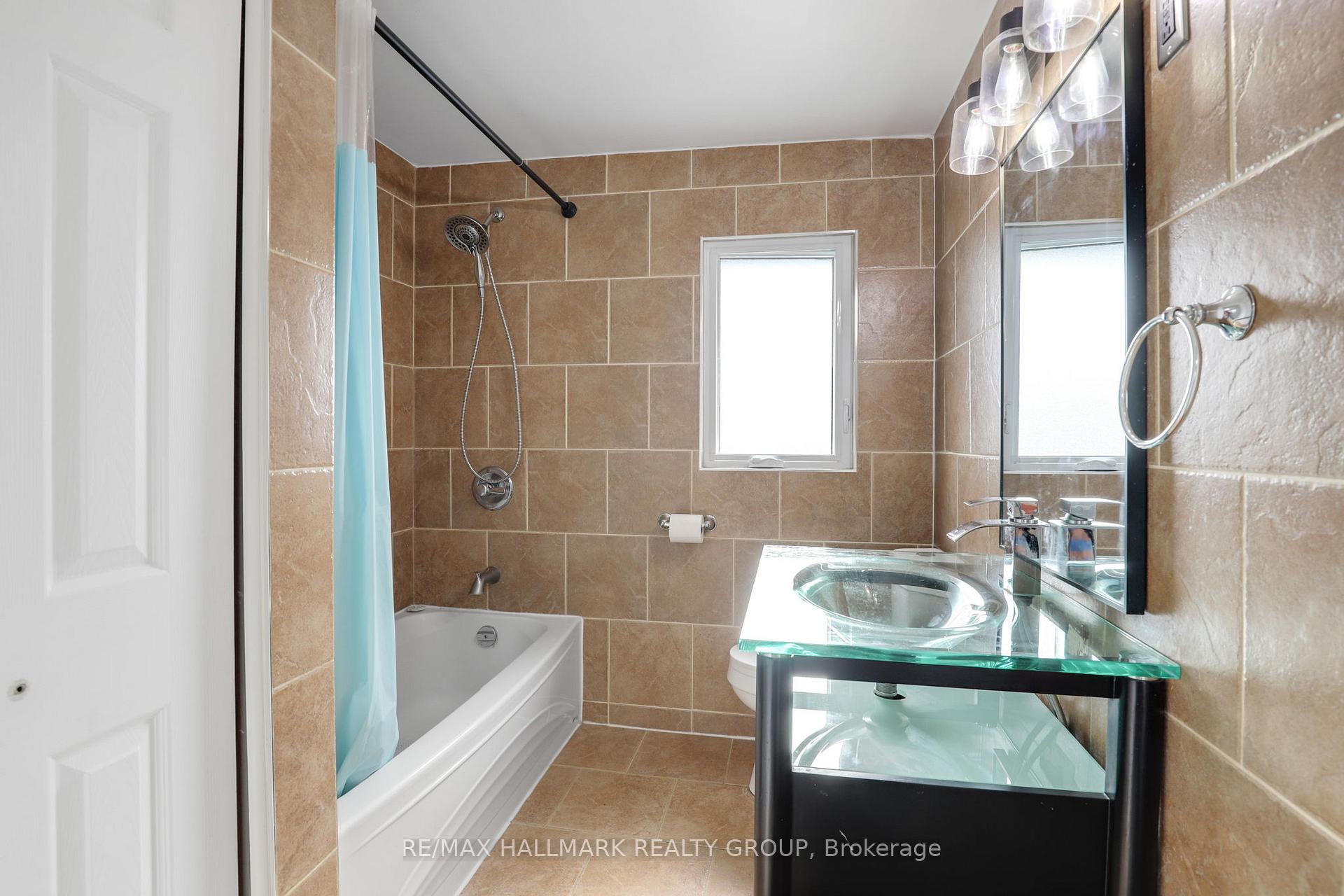 Photo 16 of 1108 Merivale Road, Ottawa, Carlington — HOMEH
