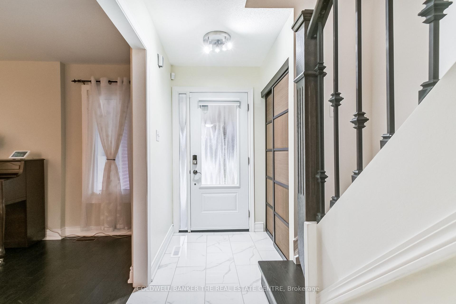 Photo 3 of 78 Stanwell Drive, Brampton, Heart Lake West — HOMEH