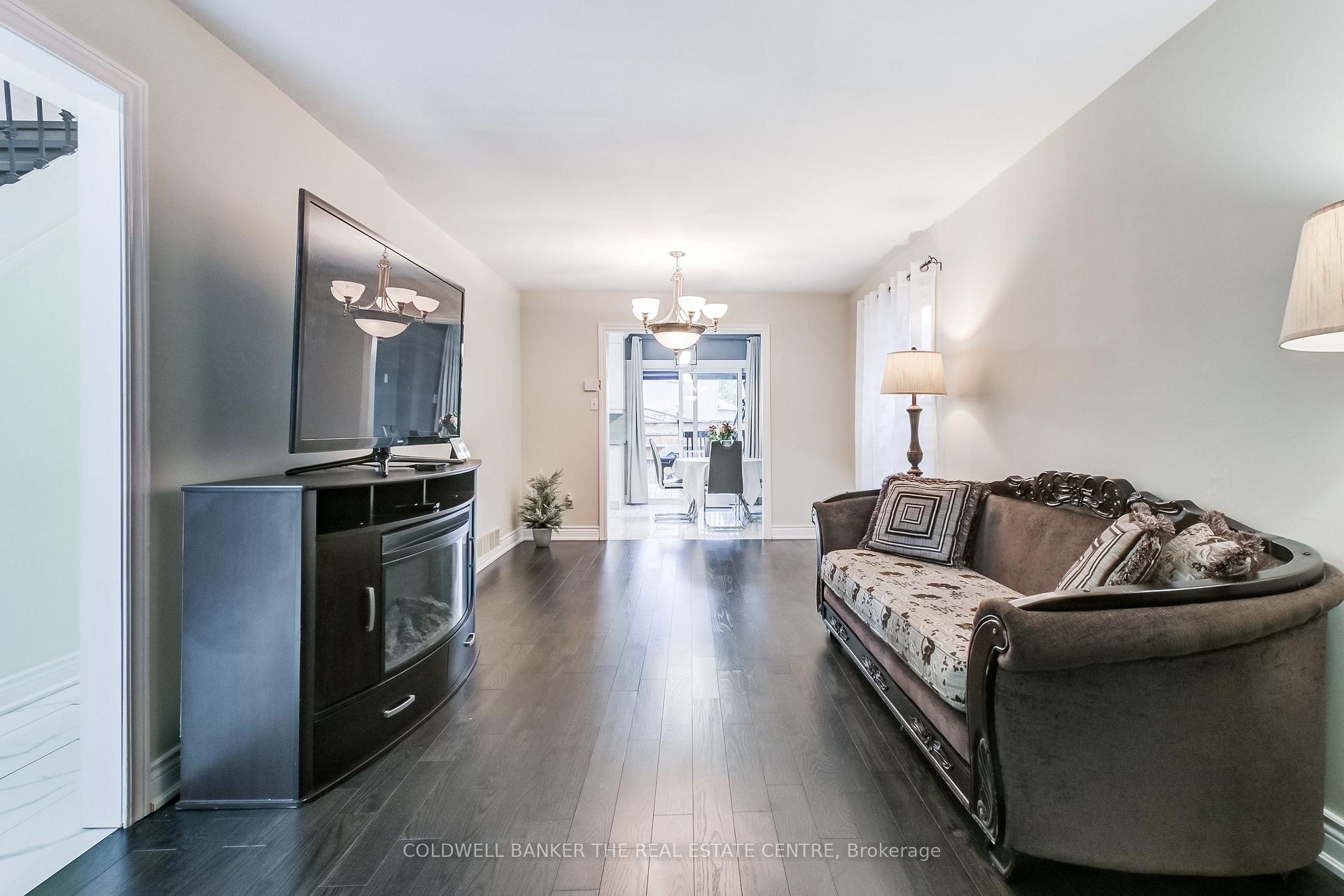 Photo 5 of 78 Stanwell Drive, Brampton, Heart Lake West — HOMEH