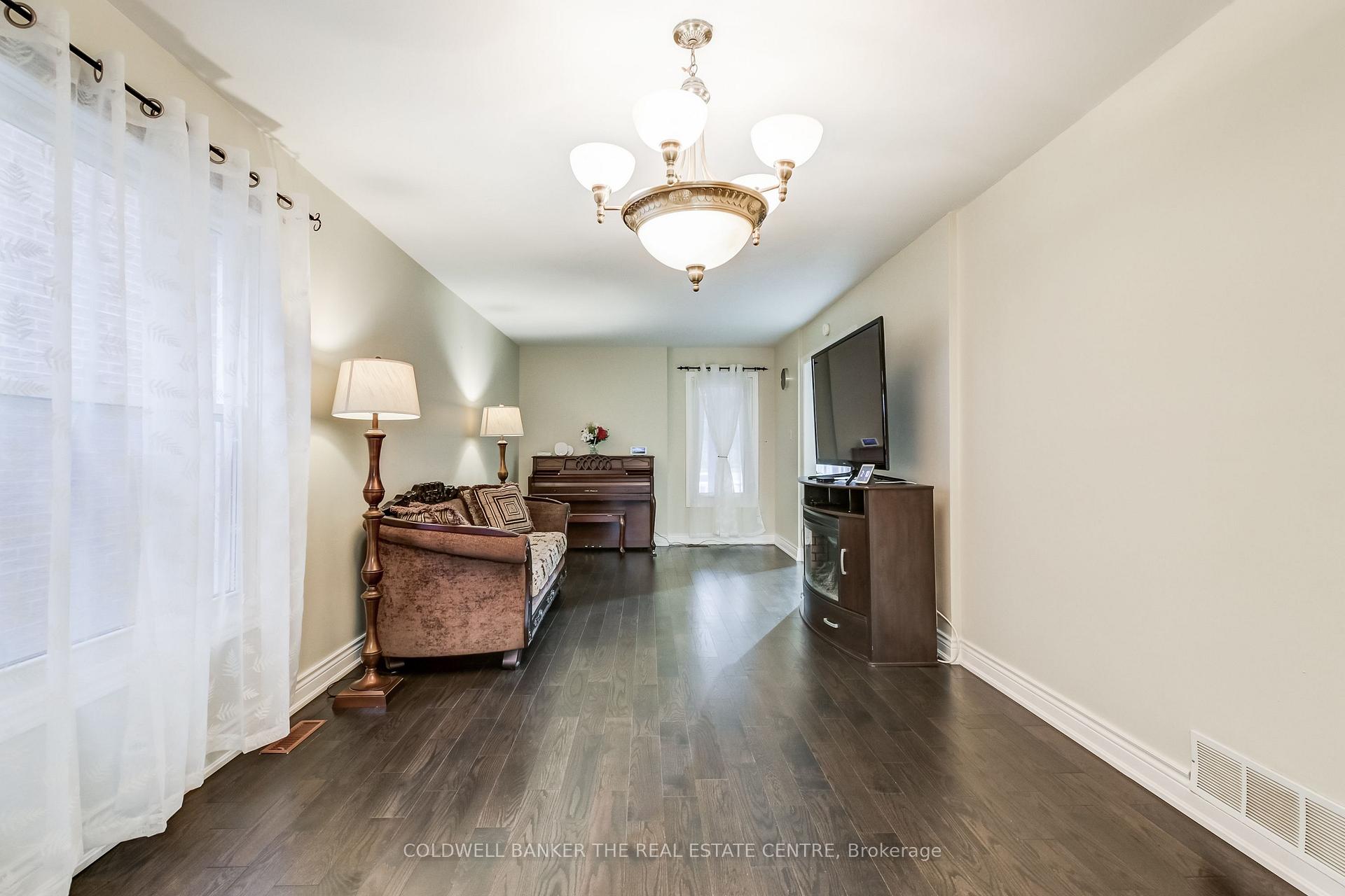 Photo 6 of 78 Stanwell Drive, Brampton, Heart Lake West — HOMEH