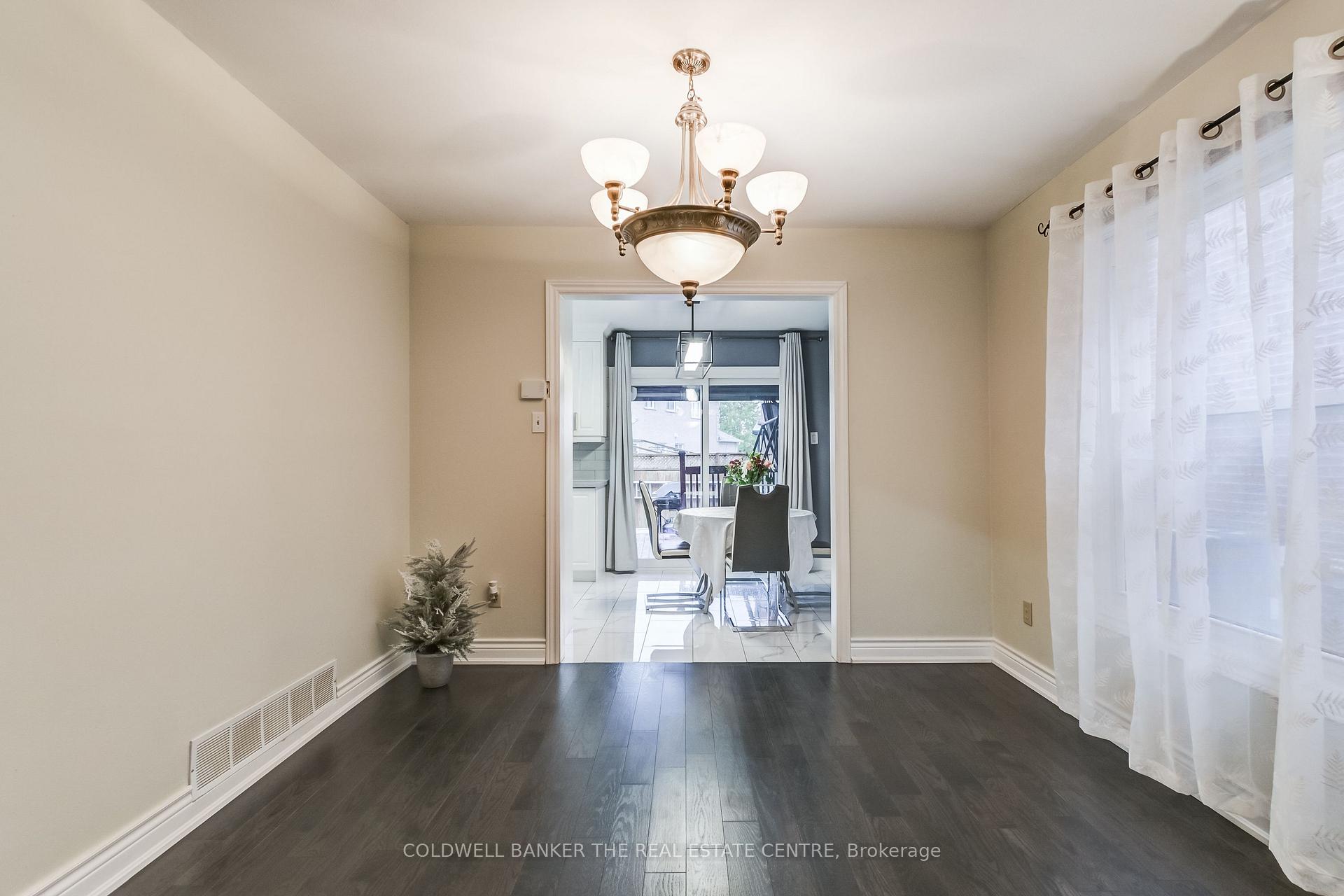 Photo 7 of 78 Stanwell Drive, Brampton, Heart Lake West — HOMEH