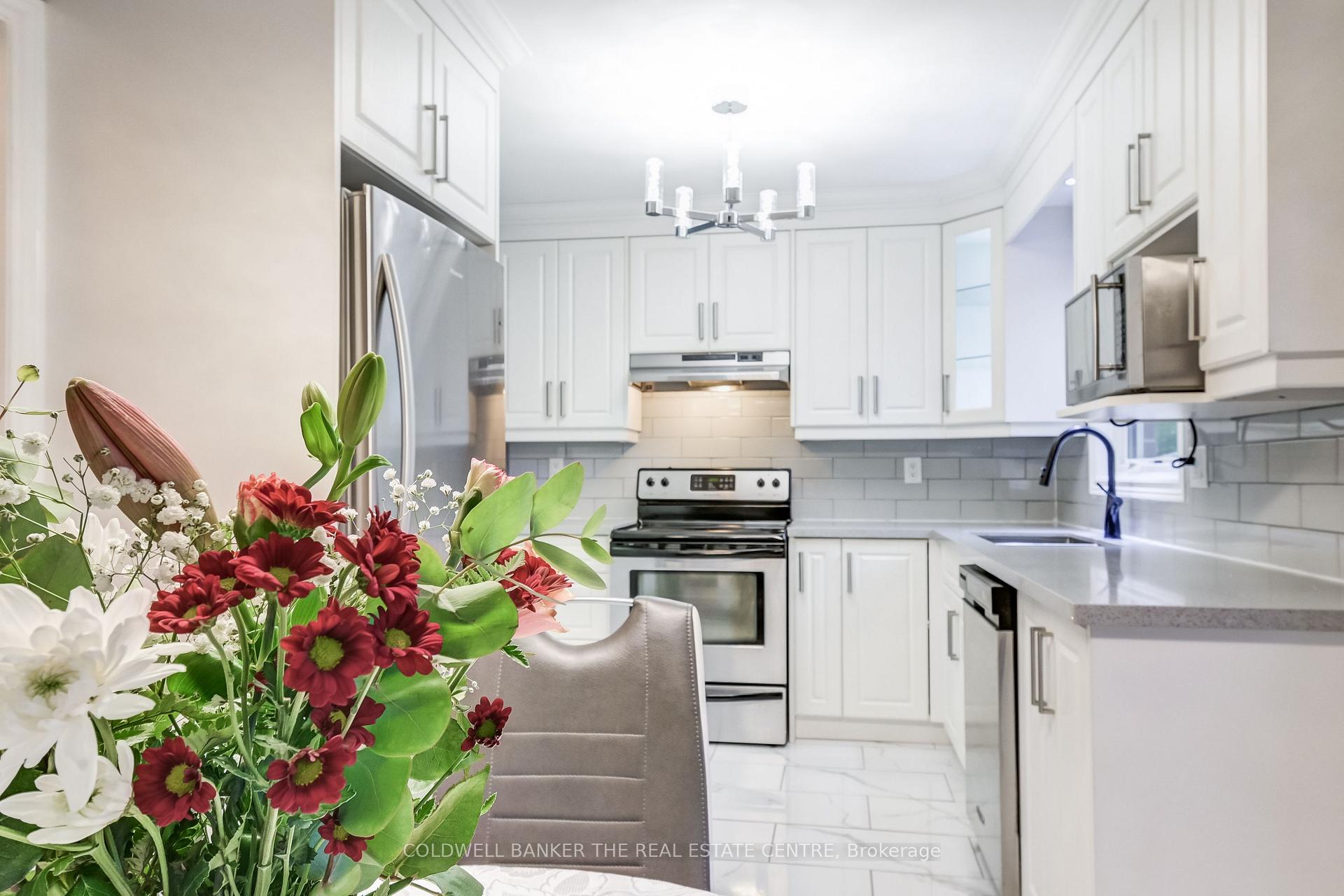 Photo 9 of 78 Stanwell Drive, Brampton, Heart Lake West — HOMEH