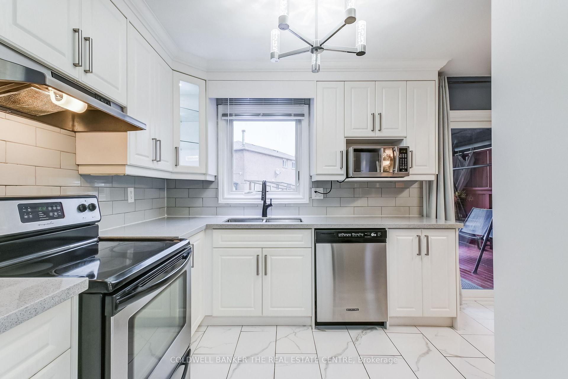 Photo 11 of 78 Stanwell Drive, Brampton, Heart Lake West — HOMEH