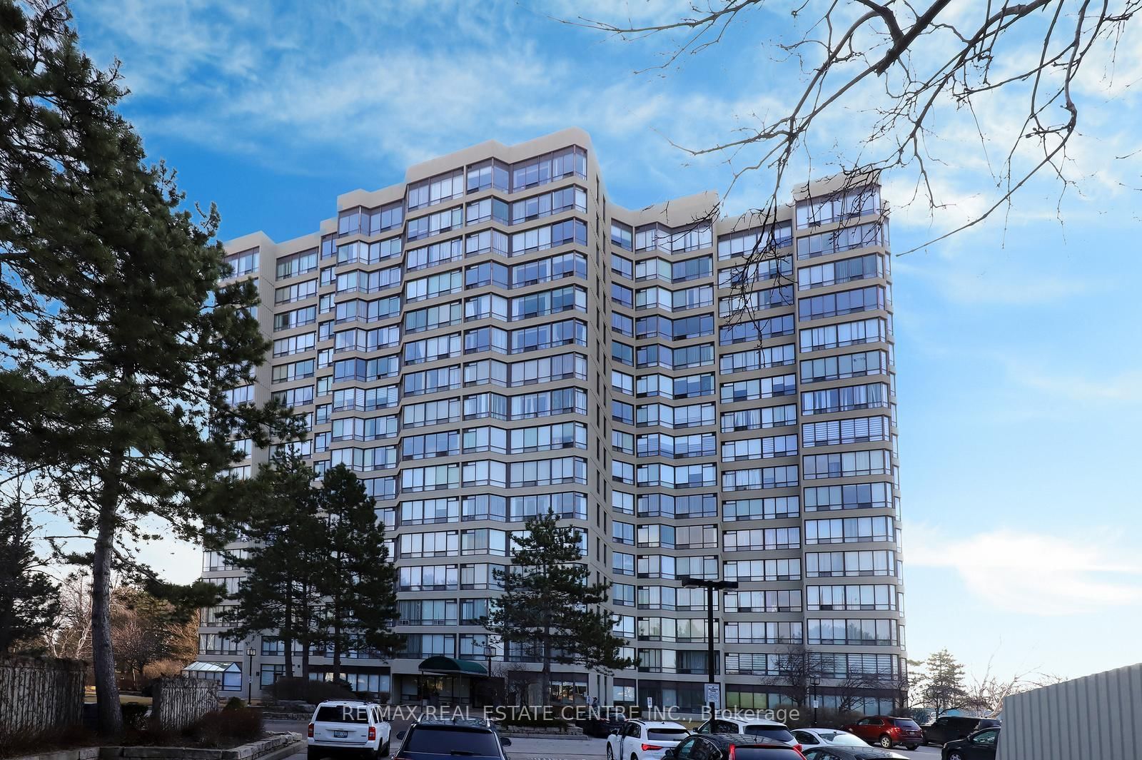 Photo 1 of Unit 1704, 26 Hanover Rd, Brampton, Queen Street Corridor — HOMEH
