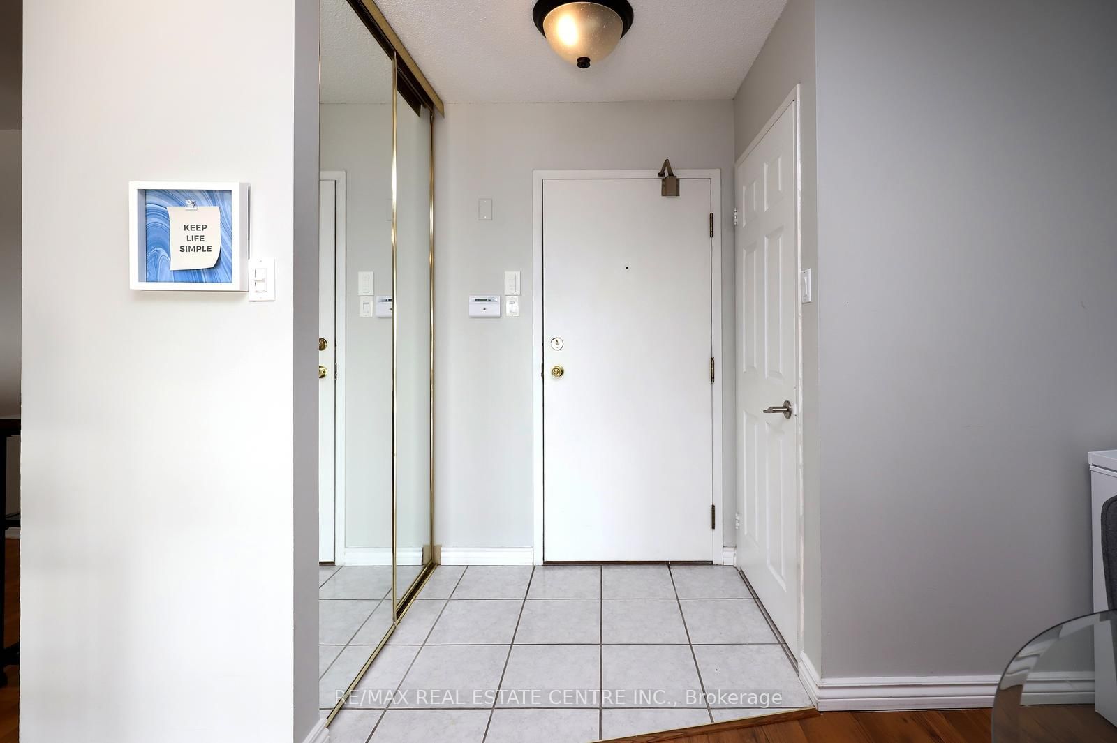 Photo 3 of Unit 1704, 26 Hanover Rd, Brampton, Queen Street Corridor — HOMEH