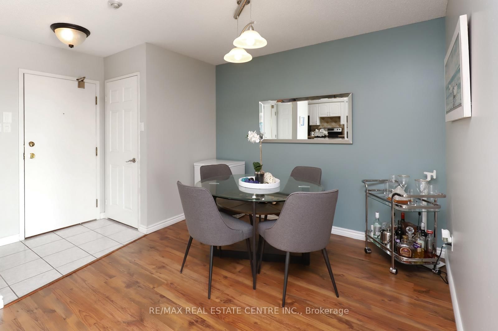 Photo 4 of Unit 1704, 26 Hanover Rd, Brampton, Queen Street Corridor — HOMEH