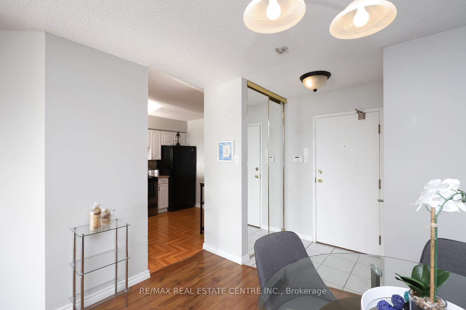 Photo 5 of Unit 1704, 26 Hanover Rd, Brampton, Queen Street Corridor — HOMEH