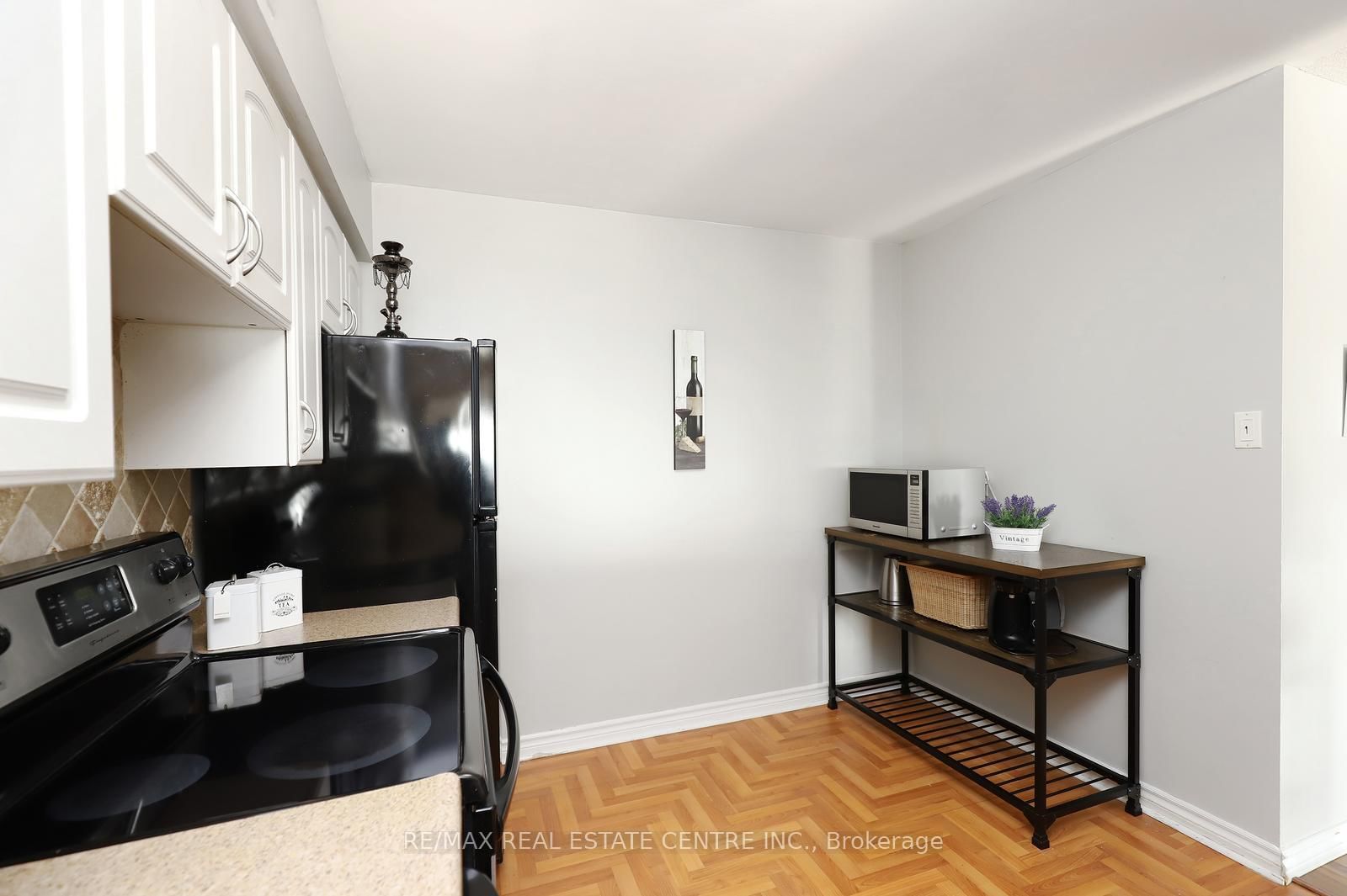 Photo 8 of Unit 1704, 26 Hanover Rd, Brampton, Queen Street Corridor — HOMEH