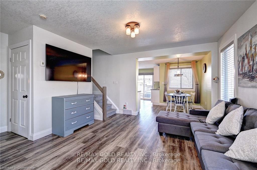 Photo 6 of 104 Edgemere Drive, Cambridge, Christopher-Champlain — HOMEH