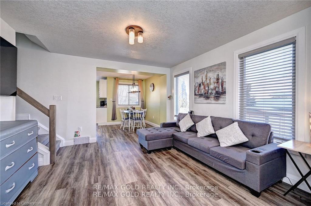 Photo 7 of 104 Edgemere Drive, Cambridge, Christopher-Champlain — HOMEH