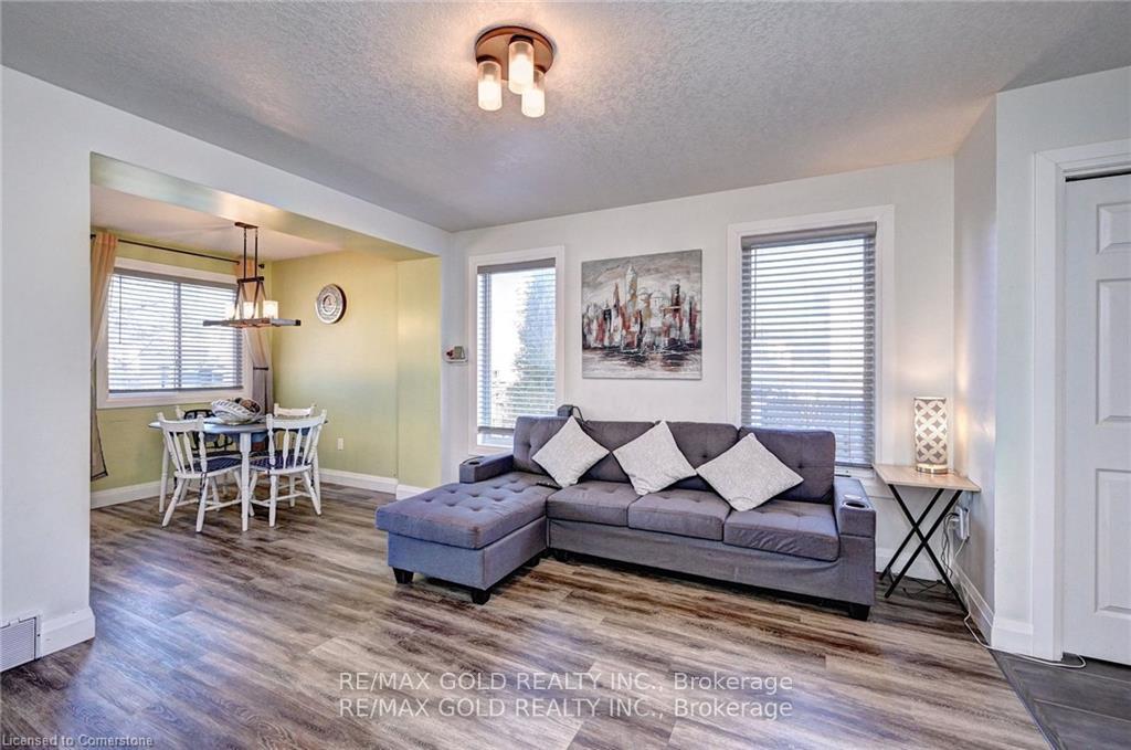 Photo 8 of 104 Edgemere Drive, Cambridge, Christopher-Champlain — HOMEH