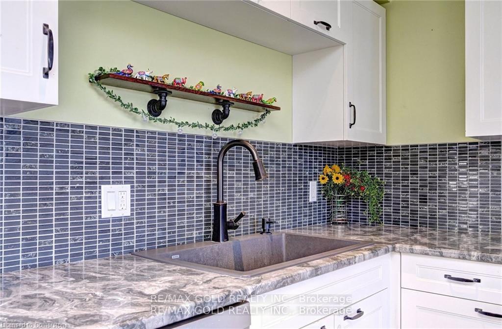 Photo 11 of 104 Edgemere Drive, Cambridge, Christopher-Champlain — HOMEH