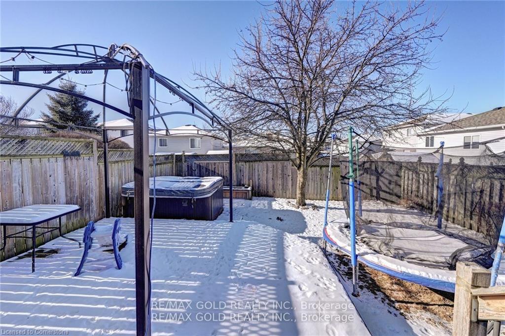 Photo 32 of 104 Edgemere Drive, Cambridge, Christopher-Champlain — HOMEH