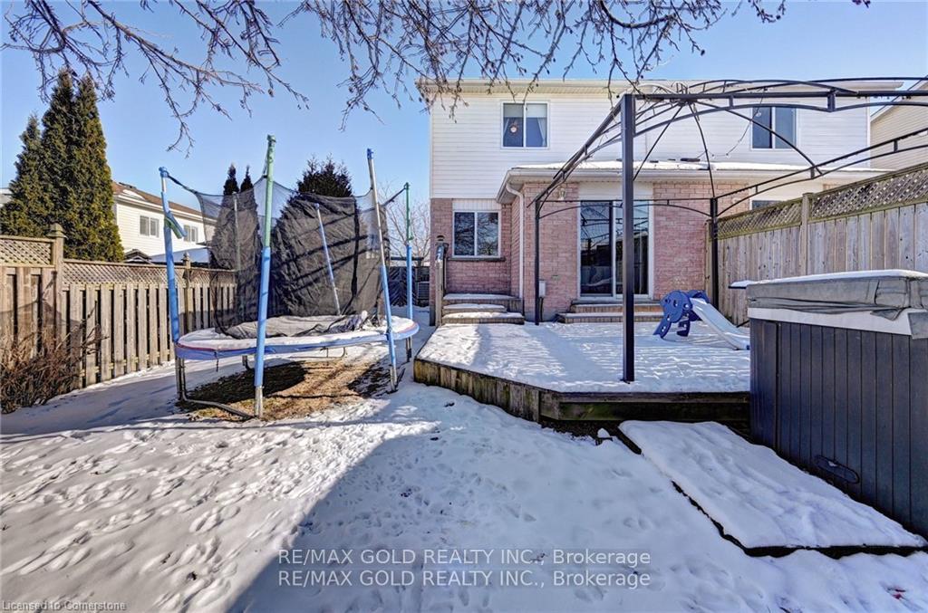 Photo 33 of 104 Edgemere Drive, Cambridge, Christopher-Champlain — HOMEH