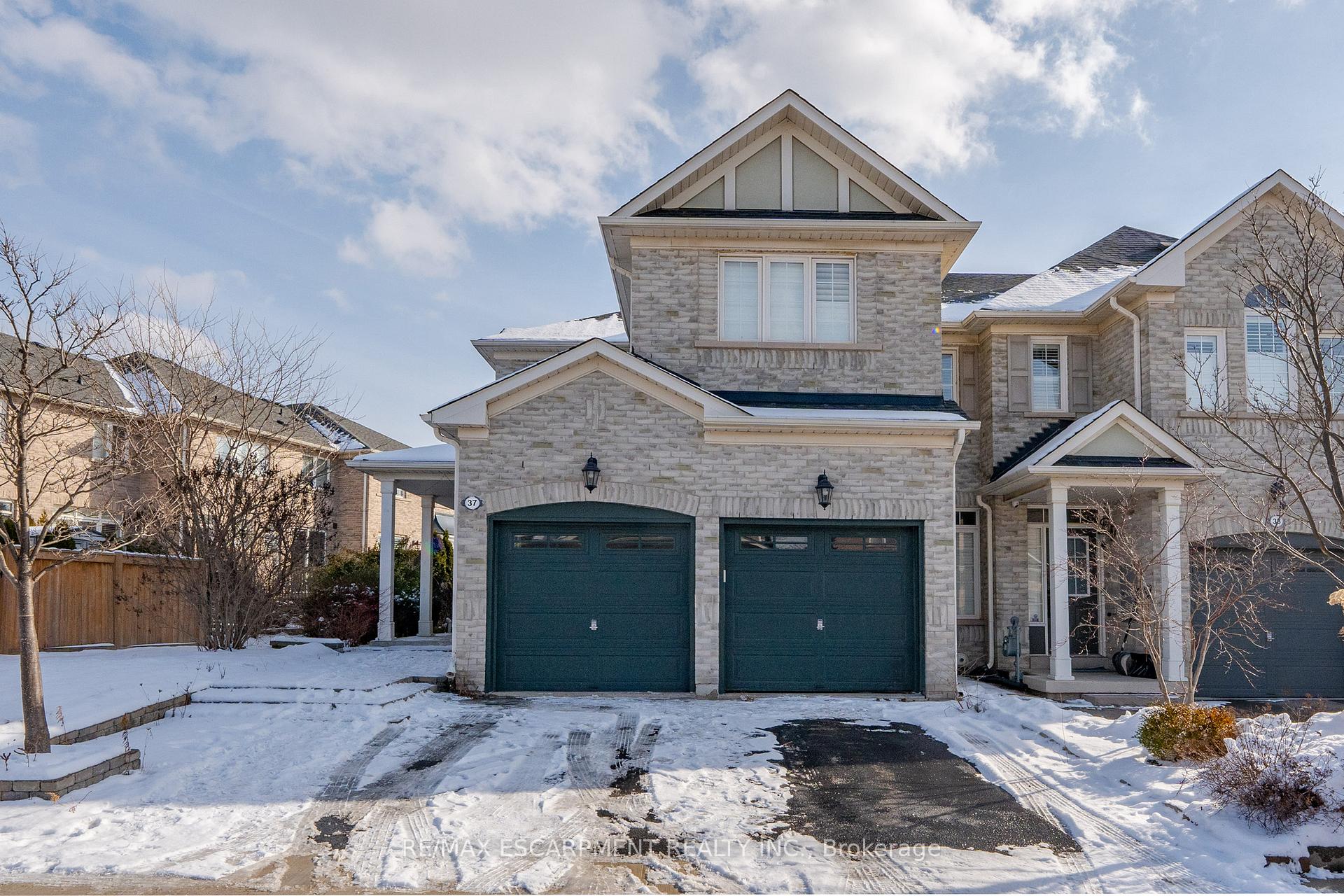 Front of Unit 37, 2295 Rochester Circle