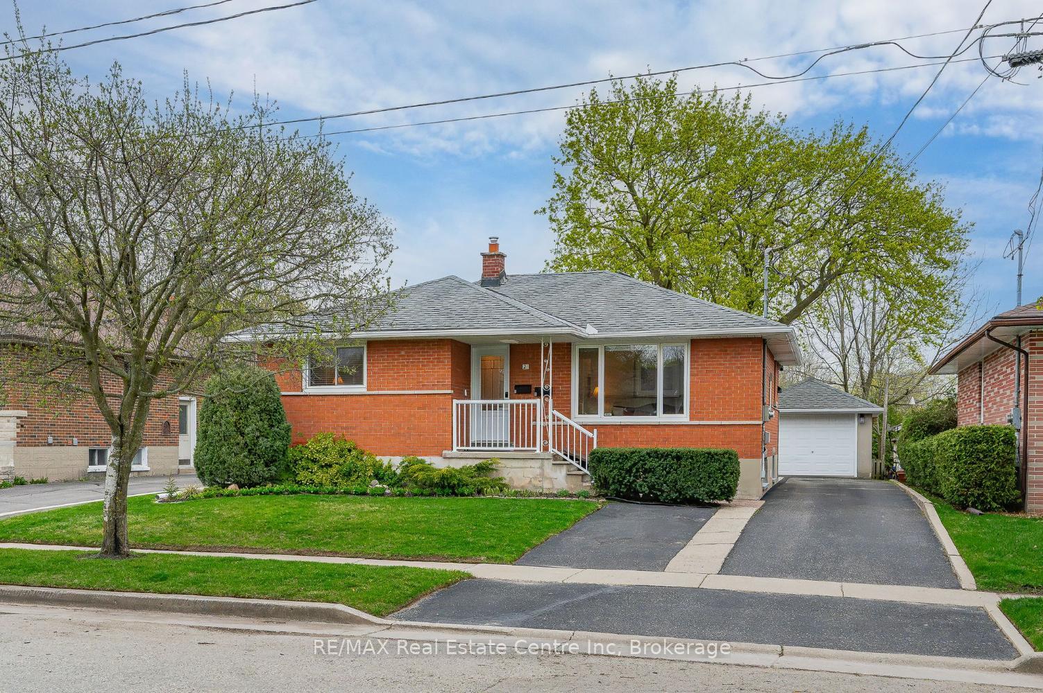 Photo 1 of 21 Normandy Drive, Guelph, St. George's — HOMEH