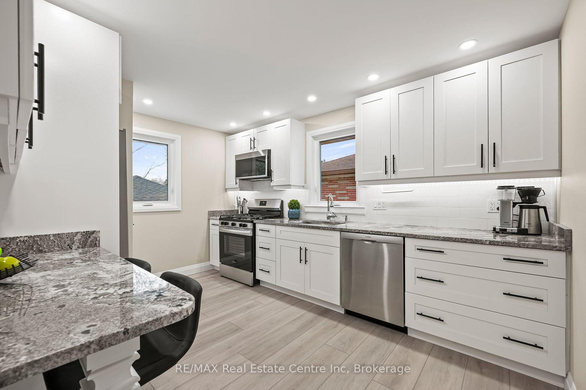 Photo 3 of 21 Normandy Drive, Guelph, St. George's — HOMEH