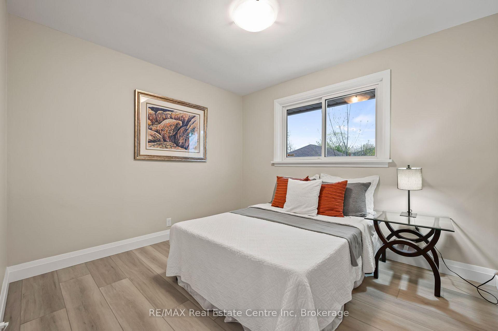 Photo 13 of 21 Normandy Drive, Guelph, St. George's — HOMEH