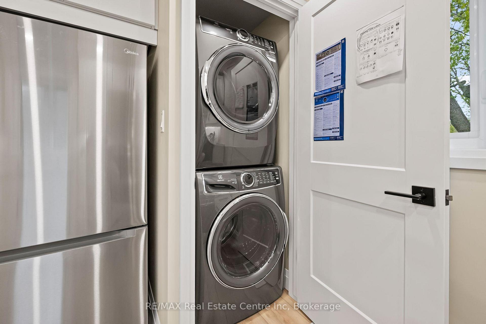 Photo 16 of 21 Normandy Drive, Guelph, St. George's — HOMEH