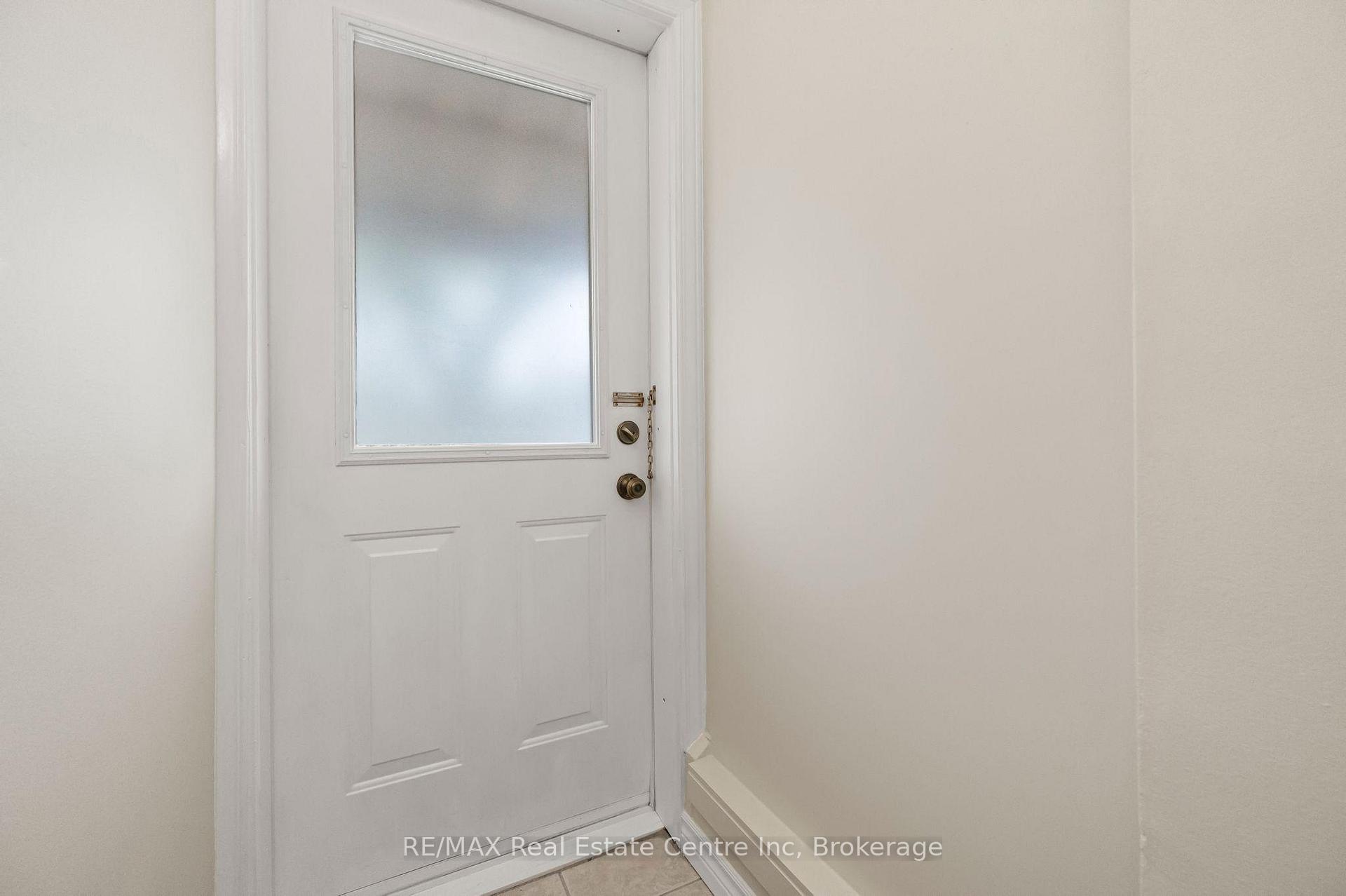 Photo 18 of 21 Normandy Drive, Guelph, St. George's — HOMEH