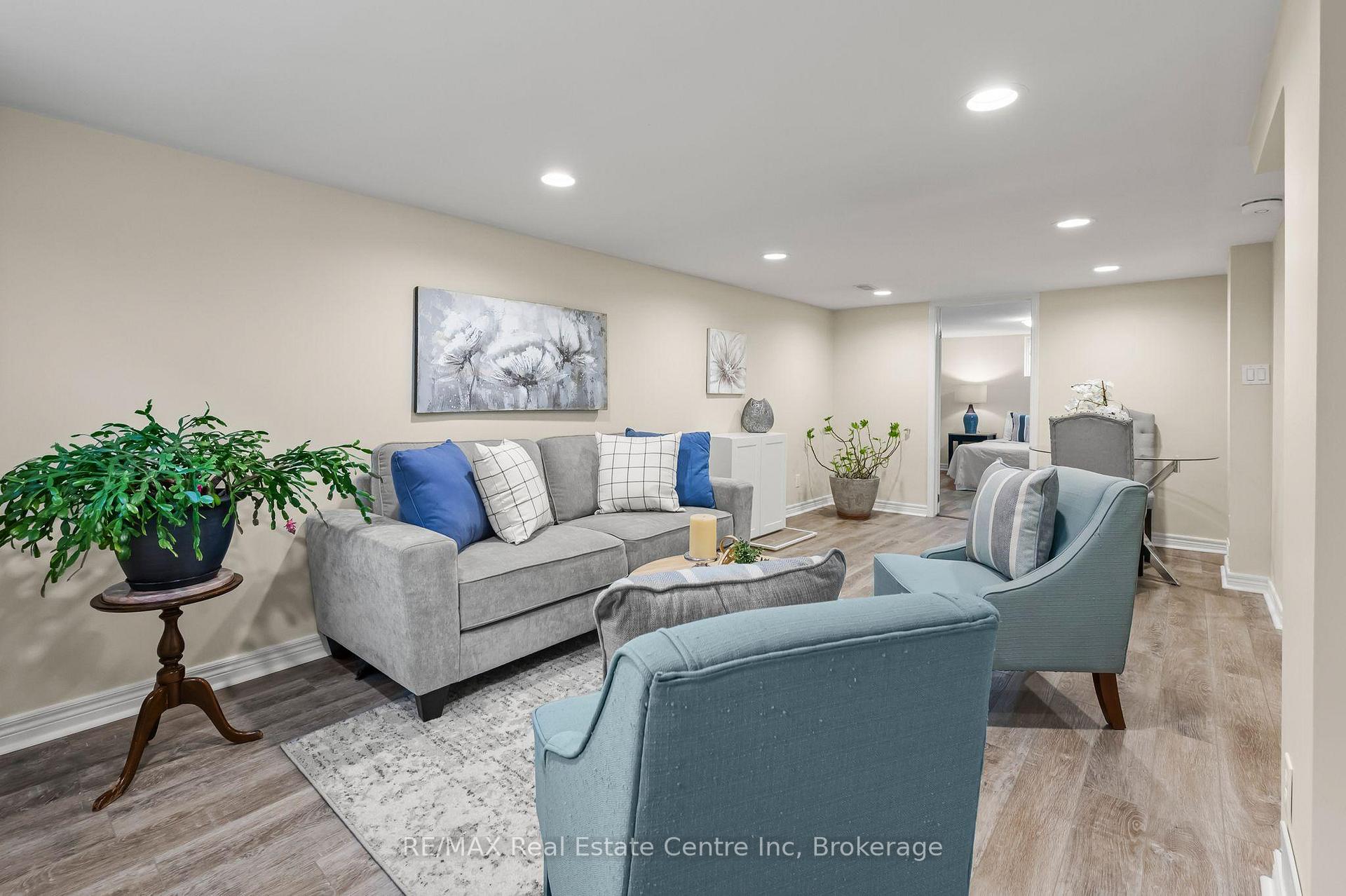 Photo 19 of 21 Normandy Drive, Guelph, St. George's — HOMEH