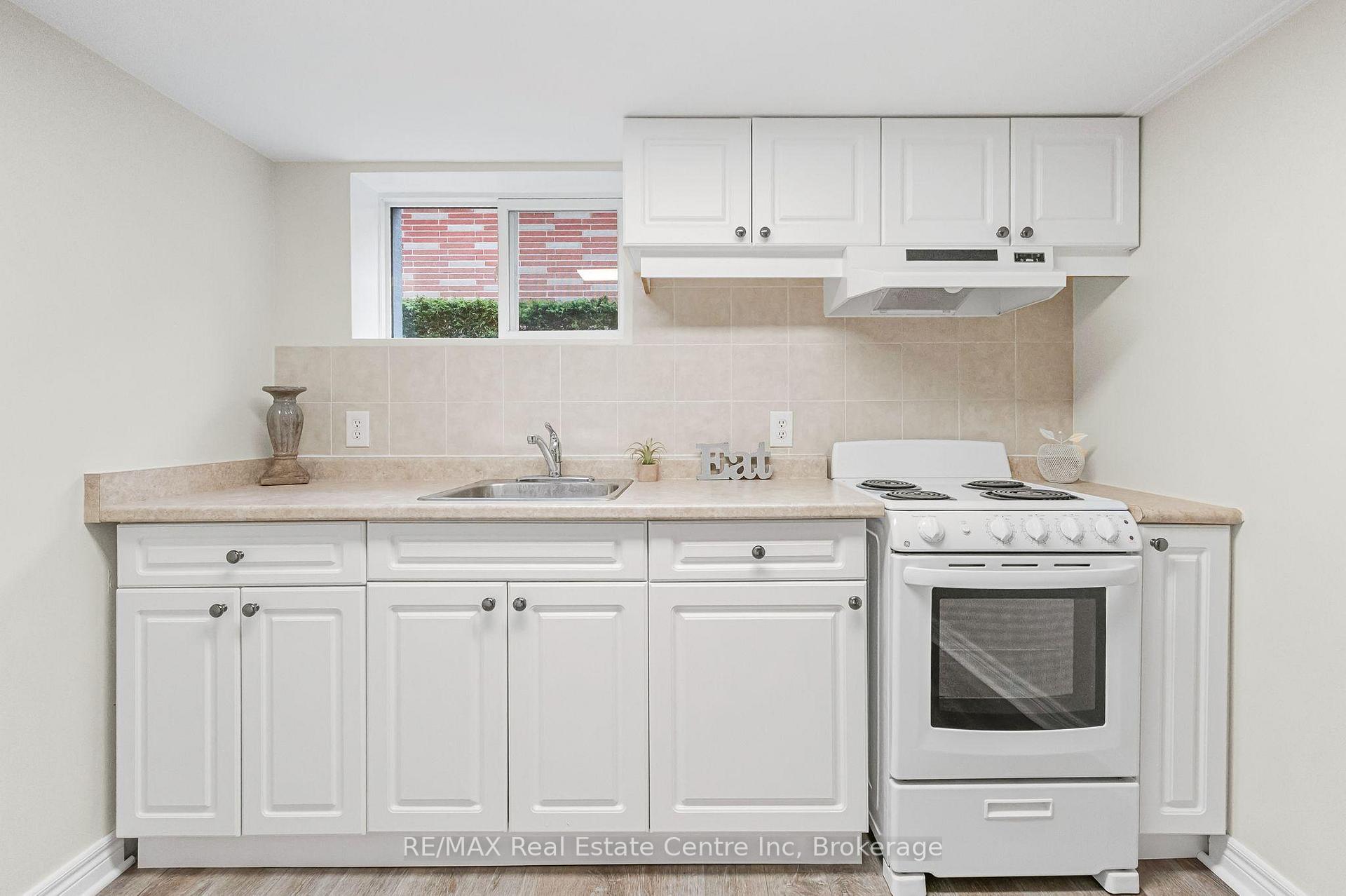 Photo 23 of 21 Normandy Drive, Guelph, St. George's — HOMEH